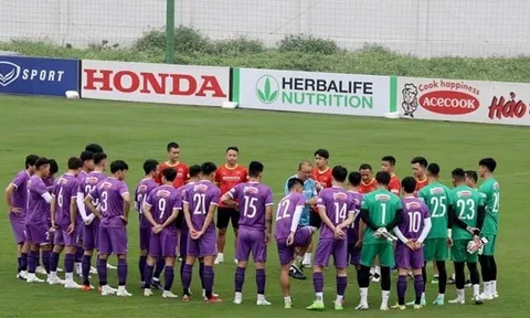 Nỗi lo hàng tiền vệ ĐT Việt Nam và những giải pháp của thầy Park