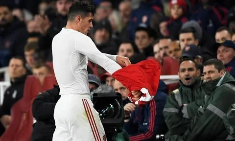 NÓNG! 'Sếp bự' Arsenal ra mặt, phán quyết lập tức vụ Xhaka