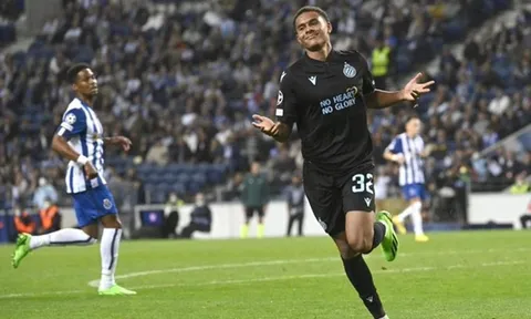 Cầu thủ 17 tuổi đi vào lịch sử Champions League
