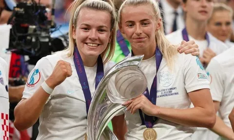 Nữ hoàng Anh chúc mừng tuyển nữ vô địch EURO 2022