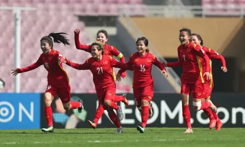 Tuyển nữ Việt Nam vỡ òa khi giành vé dự World Cup