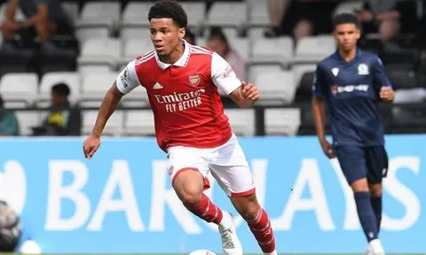 Arsenal đăng ký cầu thủ 15 tuổi đá trận Brentford