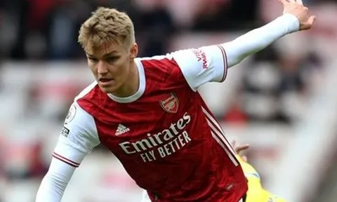 Odegaard chơi trận cuối, Arteta liên tục làm 1 điều trong trận