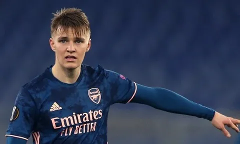 Calum Chambers hé lộ cảm xúc của 'siêu nhạc trưởng' với Arsenal