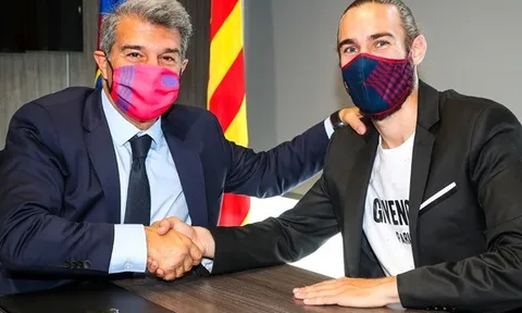 CHÍNH THỨC: Thua Granada, Barca lập tức công bố hợp đồng mới