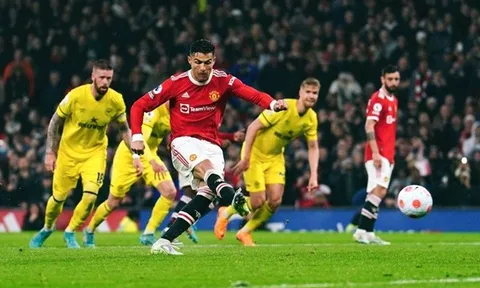 Old Trafford đang là sân khấu của Ronaldo