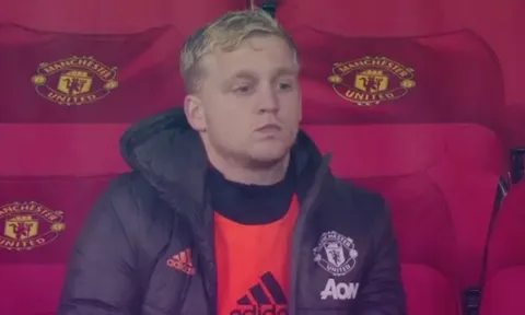 Tân binh Man Utd chán chường trên ghế dự bị, Ole phản ứng quá sốc