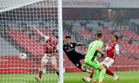 'Hạ sát' Arsenal, khẩu trọng pháo Villa tiết lộ: "Tôi là fan của họ"