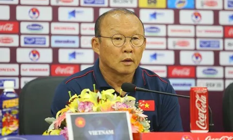 "Ông Park đang giấu bài với Công Phượng"