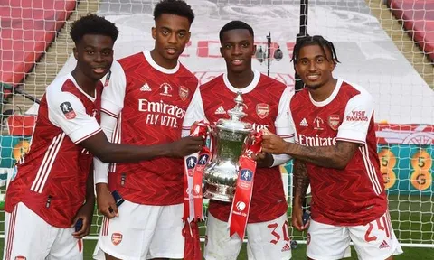 Owen Hargreaves: "Arsenal nên mang 3 cái tên ấy đi cho mượn"