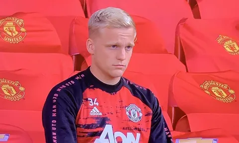 Owen Hargreaves: "Đó là lý do khiến Van de Beek không được trọng dụng"