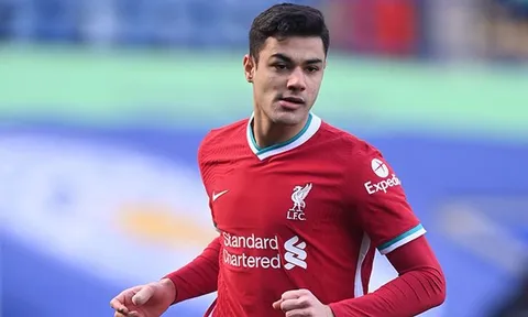 Cầu thủ Liverpool rời nhà ở Merseyside giữa tin đồn chia tay