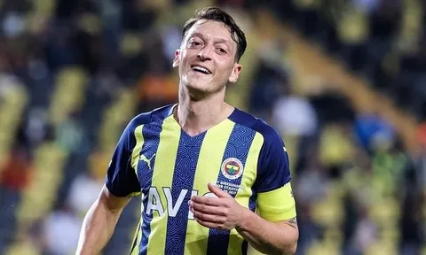 Ozil đoạn tuyệt với Fenerbahce