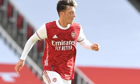 Ozil nhắn nhủ một điều đến fan Arsenal trong ngày ''phục sinh''
