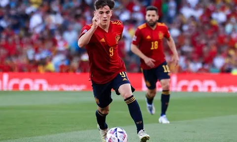 'Thần đồng' Barca lập kỷ lục ở đội tuyển Tây Ban Nha