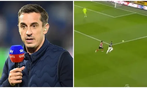 Gary Neville: "Pha bóng dễ nhất với 1 trung vệ"