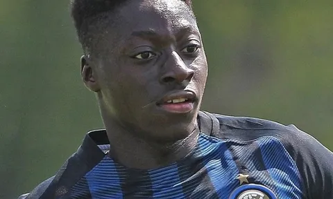 Pau không lấy cựu tiền vệ Inter Milan