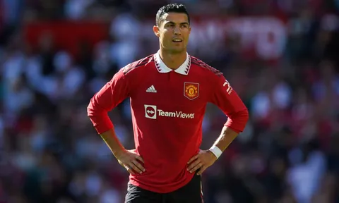 Paul Ince: Messi không làm những trò hề như Ronaldo