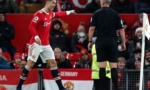 Paul Ince: 'Tại sao lại trao băng đội trưởng cho Ronaldo?'