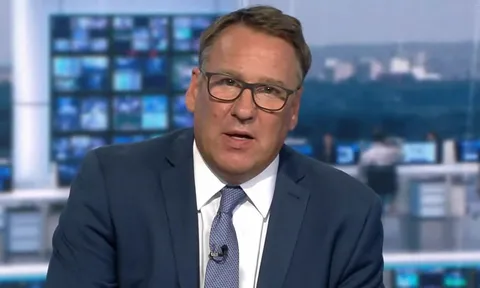 Paul Merson chỉ ra Cầu thủ xuất sắc nhất Premier League 2021/22