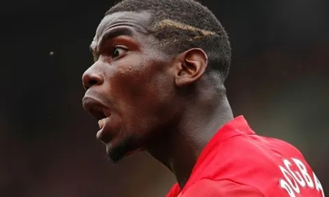 Lộ bí mật vụ Pogba, Raiola buộc phải đâm sau lưng Man United