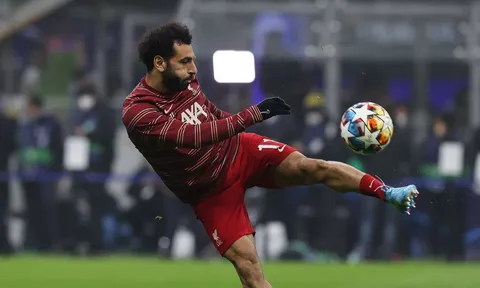 Paul Robinson tin rằng Liverpool có thể bán Salah cho Barcelona