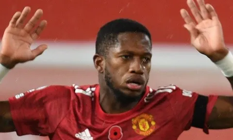 Paul Scholes: "Fred đáng ra nên bảo Rashford và Greenwood 1 điều"