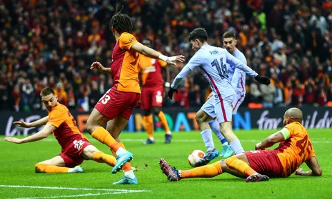 Pedri dùng IQ đỉnh cao, loại bỏ 2 cầu thủ ghi bàn đẳng cấp cho Barca