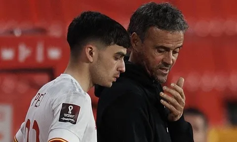Pedri - Từ thuyết phục Enrique cho đến thành “tiểu Iniesta”