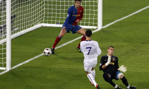 Pep Guardiola: "Đội hình Man Utd đó thật đáng sợ"