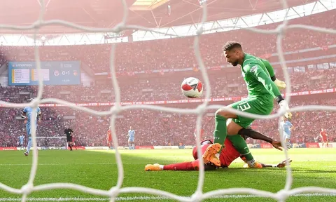 Pep ra 'phán quyết' về sai lầm của Zack Steffen
