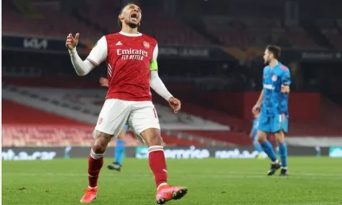 Bộ đôi "buôn gỗ", Arsenal nhọc nhằn vào tứ kết Europa League