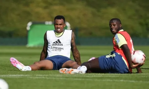 Pepe tường thuật tình tiết đưa "hòn đá tảng" đến Arsenal