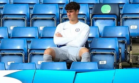 Bom tấn Chelsea 'mài ghế' dự bị vì Mendy, Petr Cech phản ứng ra sao?