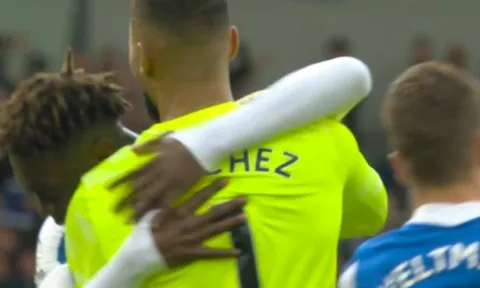 Potter đã tiết lộ triết lý khi khoan thủng Man Utd