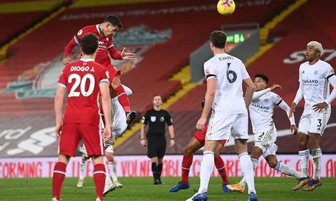 Phản ứng của cả đội hình Liverpool sau khi Firmino ghi bàn