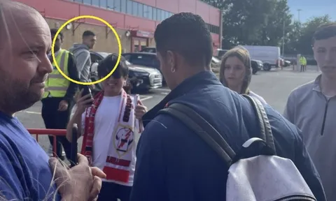 Phản ứng của Man United khi Ronaldo bỏ về sớm