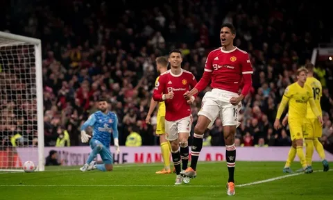 Phản ứng của Varane khi 'mở tài khoản' cho Man Utd