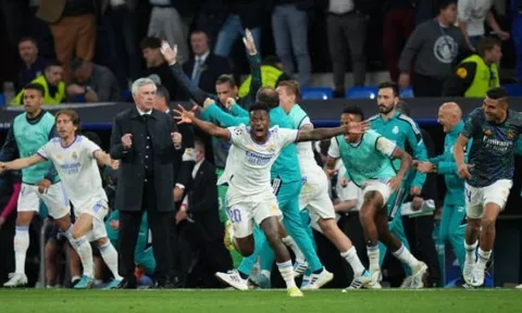 Phản ứng kinh điển của Ancelotti với bàn thắng thứ 2 của Rodrygo