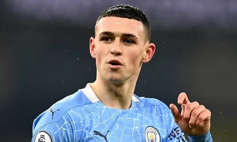 Phil Foden đứng trước cơ hội "ngồi chung mâm" với Ronaldo và Bale