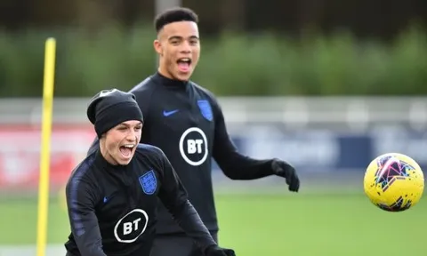 CHÍNH THỨC! Greenwood và Foden bị trừng phạt sau scandal chấn động nước Anh