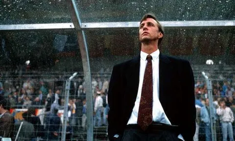 'Phù thủy' Hà Lan san bằng thành tích của Johan Cruyff