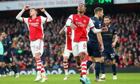 Phung phí 20 cú sút, Arsenal chia điểm với đội cuối bảng