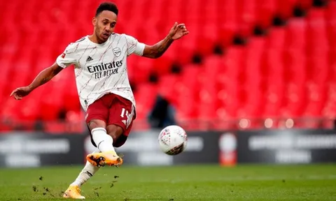 'Mất tích' từ sau khi gia hạn với Arsenal, Aubameyang bị chỉ trích