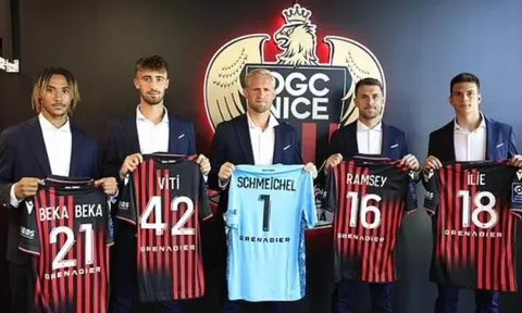 Pochettino 'quay xe', Nice nhắm người bị Liverpool hủy diệt