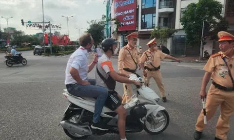 Báo Thái Lan: HLV Polking vi phạm giao thông ở Việt Nam