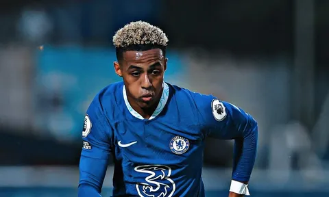 Potter đôn cựu thần đồng Arsenal lên đội một