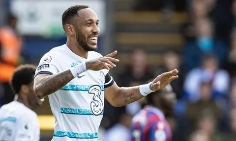 Potter khen ngợi Aubameyang