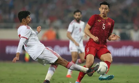 Báo Hà Lan nói 1 điều về màn trình diễn của Đoàn Văn Hậu ở trận UAE