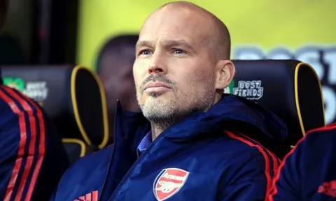 Vừa lên tạm quyền, Ljungberg đã được người Đông London chú ý